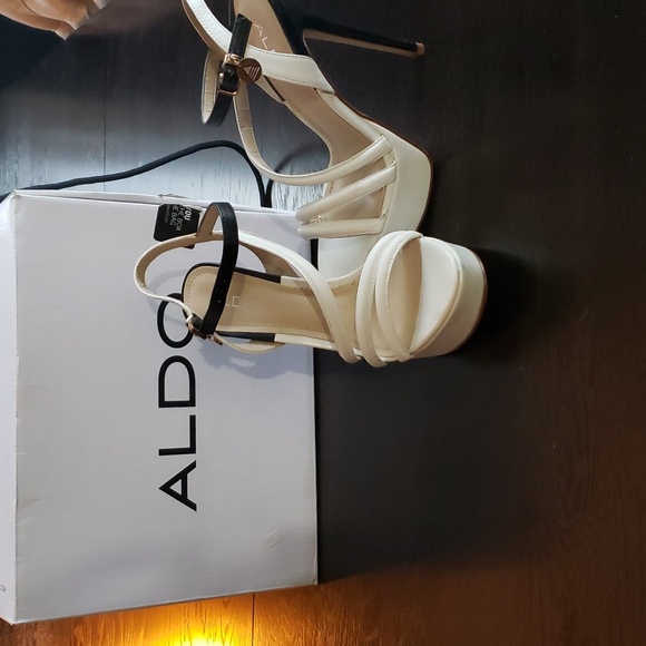 Aldo Nomble Size 8 Black & White Heel - Picture 4 of 5